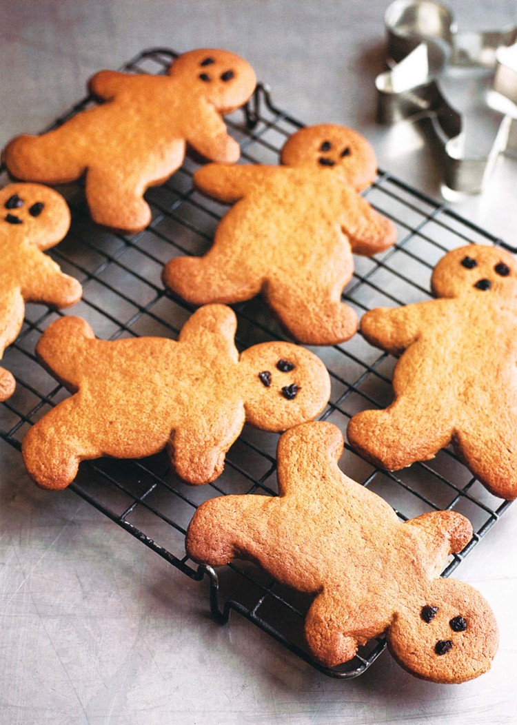 Gingerbread Men Coffee Cup Cookies - The Bearfoot Baker