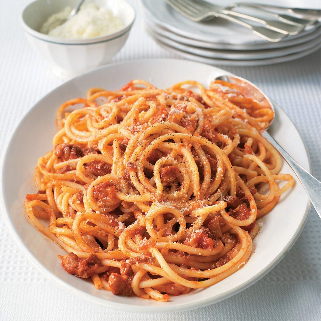 Bucatini all'Amatriciana - Cooking with Cocktail Rings