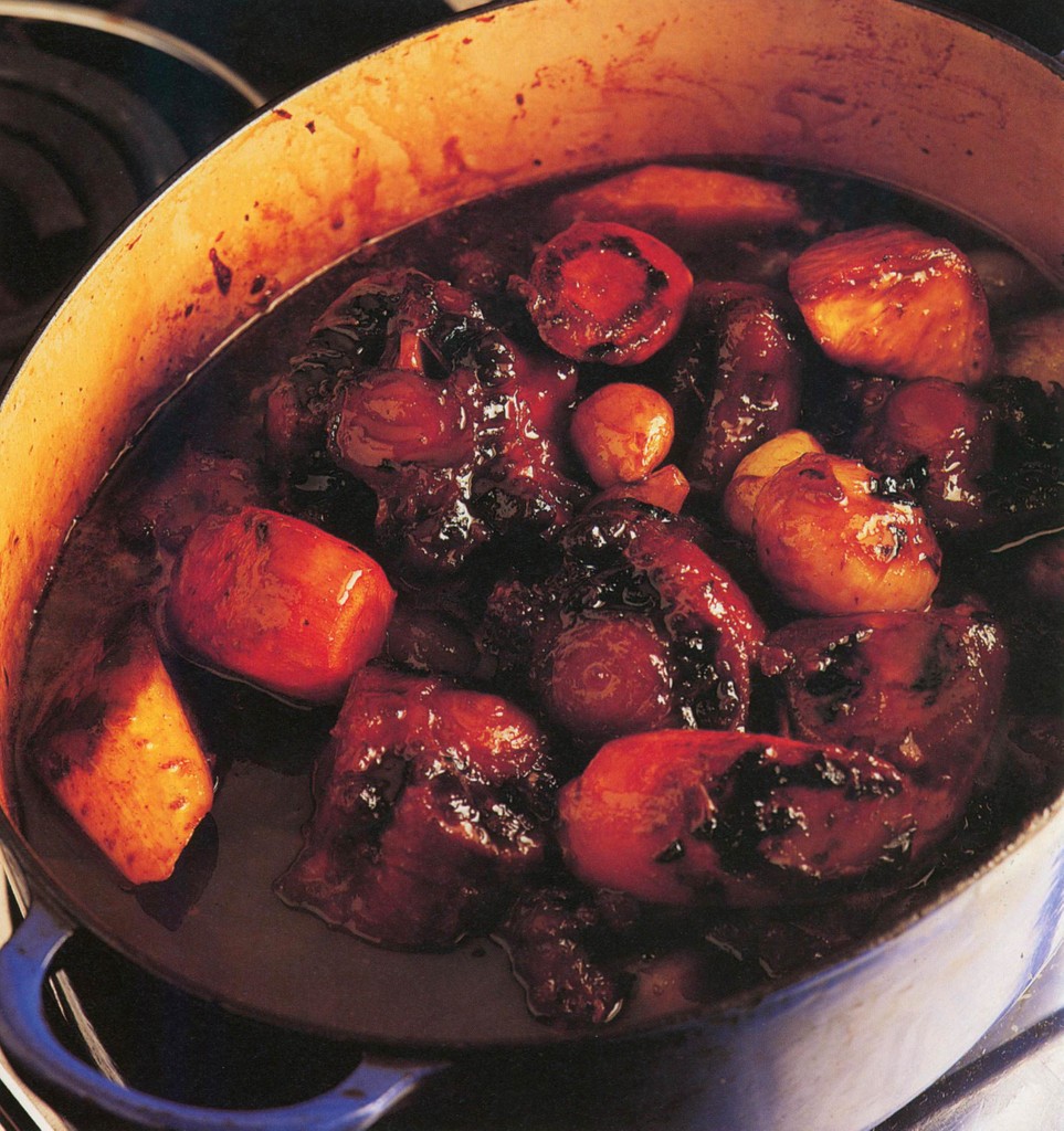 Braised Oxtail with Root Vegetables & Red Wine from